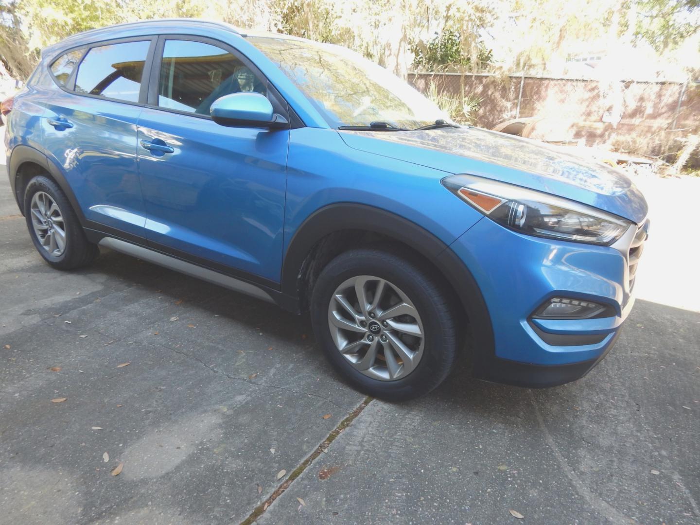 2017 Blue Hyundai Tucson SE Preferred (KM8J33A43HU) with an 2.0L engine, Automatic transmission, located at 3120 W Tennessee St, Tallahassee, FL, 32304-1002, (850) 575-6702, 30.458841, -84.349648 - Used Car Supermarket is proud to present you with this loaded immaculate 2017 Hyundai Tucson SE Preferred. Used Car Supermarket prides itself in offering you the finest pre-owned vehicle in Tallahassee. Used Car Supermarket has been locally family owned and operated for over 48 years. Our Tucson SE - Photo#1